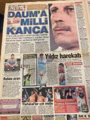 ŞOK GAZETESİ DOĞUM GÜNÜ HEDİYESİ - 25 HAZİRAN 2004 - TAM TAKIM 12 SAYFADIR -Christoph Daum-Mustafa Sandal-Kemal Anadol-Alişan-Özcan Deniz-Süleyman Demirel-Recep Tayyip Erdoğan-Johnny Depp-Ozzy Osbourne-Kate Moss-Hakan Şükür-I. Mansız-Conceição-Ziya Doğan-Kıvanç Oktay-John Carew-Jimmy Floyd Hasselbaink-Aziz Yıldırım-Rıza Çalımbay-Tuncay Şanlı-Şenol Güneş-Reinal Meltem-Ayşe Hatun Önal-Ümit Davala-Fatoş Seğmen-Özgür Prens-Sezen Tansüer-Şenur Sezen-Kenan Doğulu-Tarkan-Tuğçe Kazaz-Ata Demirer-Demet Akbağ-Hüsnü Şenlendirici-Deniz Seki-Lerzan Mutlu-Binnur Kaya-Ayşen Kayacı-Şahin Can-Kemal Kurşun Daum moral bozdu-IMF’ye her ay zam sözü!-Bomba düştü-Asgari ücrete tepki!-Emekli yargıya gidiyor-Boşuna korktular-Özallar’da boşanma şoku-Mosti bereketi-Mostar nihayet!-29’da 3’e gidiyor-Johnny, Ozzy oluyor-Kate off-roada merak saldı-Hakan’ın dediği oldu-I. Mansız heyecanı-Dauma milli kanca-Yıldız harekatı-İftira mı gerçek mi?-Ümit alıyor Ayşe satıyor-Şansı açıldı-Hep birlikte olacağız-Tatlı hayat-Sos