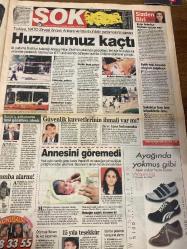 ŞOK GAZETESİ DOĞUM GÜNÜ HEDİYESİ - 25 HAZİRAN 2004 - TAM TAKIM 12 SAYFADIR -Christoph Daum-Mustafa Sandal-Kemal Anadol-Alişan-Özcan Deniz-Süleyman Demirel-Recep Tayyip Erdoğan-Johnny Depp-Ozzy Osbourne-Kate Moss-Hakan Şükür-I. Mansız-Conceição-Ziya Doğan-Kıvanç Oktay-John Carew-Jimmy Floyd Hasselbaink-Aziz Yıldırım-Rıza Çalımbay-Tuncay Şanlı-Şenol Güneş-Reinal Meltem-Ayşe Hatun Önal-Ümit Davala-Fatoş Seğmen-Özgür Prens-Sezen Tansüer-Şenur Sezen-Kenan Doğulu-Tarkan-Tuğçe Kazaz-Ata Demirer-Demet Akbağ-Hüsnü Şenlendirici-Deniz Seki-Lerzan Mutlu-Binnur Kaya-Ayşen Kayacı-Şahin Can-Kemal Kurşun Daum moral bozdu-IMF’ye her ay zam sözü!-Bomba düştü-Asgari ücrete tepki!-Emekli yargıya gidiyor-Boşuna korktular-Özallar’da boşanma şoku-Mosti bereketi-Mostar nihayet!-29’da 3’e gidiyor-Johnny, Ozzy oluyor-Kate off-roada merak saldı-Hakan’ın dediği oldu-I. Mansız heyecanı-Dauma milli kanca-Yıldız harekatı-İftira mı gerçek mi?-Ümit alıyor Ayşe satıyor-Şansı açıldı-Hep birlikte olacağız-Tatlı hayat-Sos