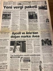 ŞOK GAZETESİ DOĞUM GÜNÜ HEDİYESİ - 25 HAZİRAN 2004 - TAM TAKIM 12 SAYFADIR -Christoph Daum-Mustafa Sandal-Kemal Anadol-Alişan-Özcan Deniz-Süleyman Demirel-Recep Tayyip Erdoğan-Johnny Depp-Ozzy Osbourne-Kate Moss-Hakan Şükür-I. Mansız-Conceição-Ziya Doğan-Kıvanç Oktay-John Carew-Jimmy Floyd Hasselbaink-Aziz Yıldırım-Rıza Çalımbay-Tuncay Şanlı-Şenol Güneş-Reinal Meltem-Ayşe Hatun Önal-Ümit Davala-Fatoş Seğmen-Özgür Prens-Sezen Tansüer-Şenur Sezen-Kenan Doğulu-Tarkan-Tuğçe Kazaz-Ata Demirer-Demet Akbağ-Hüsnü Şenlendirici-Deniz Seki-Lerzan Mutlu-Binnur Kaya-Ayşen Kayacı-Şahin Can-Kemal Kurşun Daum moral bozdu-IMF’ye her ay zam sözü!-Bomba düştü-Asgari ücrete tepki!-Emekli yargıya gidiyor-Boşuna korktular-Özallar’da boşanma şoku-Mosti bereketi-Mostar nihayet!-29’da 3’e gidiyor-Johnny, Ozzy oluyor-Kate off-roada merak saldı-Hakan’ın dediği oldu-I. Mansız heyecanı-Dauma milli kanca-Yıldız harekatı-İftira mı gerçek mi?-Ümit alıyor Ayşe satıyor-Şansı açıldı-Hep birlikte olacağız-Tatlı hayat-Sos