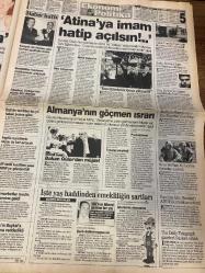 ŞOK GAZETESİ DOĞUM GÜNÜ HEDİYESİ - 24 HAZİRAN 2004 - TAM TAKIM 12 SAYFADIR -Tuncay Şanlı-Can Bartu-Rahşan Hanım-Mehmet Öz-Nazlı Tanrıkulu-Ali Kırca-Ebru Şimşek-Esra Ceyhan-Hülya-Del Bosque-Tarkan-Bayhan-Selçuk Ural-Kadir İnanır-Canan-Levent-Alison Pişkin-Gülben Ergen-Güray-Sadık-Şenur Erol-Mehmet İdil-Tolga-Ziya Yıldırım-Saidou-Kallon-Cabbar Ağa Fazla suçlu AF getiriyor-İşçiye vuran vurana-En asgari zam-Çocuk bahane-Piriştina acısı dinmiyor-Canavar köpekler-Birazcık boydan kısa kız annem-Öğretmenini bıçakladı-Reina’da mayo şov-Bayhan mı Selçuk mu-Tarkan Başkent’i salladı-Bütün Çocuklarım ekibi yorgunluk attı-Alex’i serbest oynatın-İçim yanıyor-Del Bosque gitti geldi-Saidou fırtınası-Kallon sözü-İkisi de elenmeli-Portekiz-İngiltere-Aşık ol çok yaşa-Herkesin bir dizisi var ama benim yok-“A’dan Z’ye” 8 yaşında-Canavar köpekler-Tahtakale iki gün sessiz kalabildi-Şirinler’deki minibüsler bıktırdı-Tramvaylar güzel ama seferleri düzensiz-Virüslerden sonra solucanlar çökertiyor-Devler çevre do