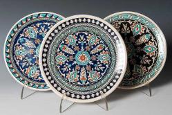 Elhamra Çini Kütahya imalat damgalı bitkisel dekorlu seramik 3 adet duvar tabağı