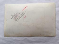 TÜRK SANAT MÜZİĞİ SANATÇISI SEÇİL HEPER'İN SATIN ALDIĞI APARTMAN KATININ 1970'LERDE ÇEKİLMİŞ ORİJİNAL BİR FOTOĞRAFI -18 x 12 cm  EBADINDA -