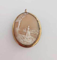 Antika Victorian Altın Kaplama Hakiki Shell Cameo Kolye Ucu Broş