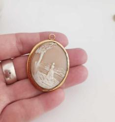Antika Victorian Altın Kaplama Hakiki Shell Cameo Kolye Ucu Broş