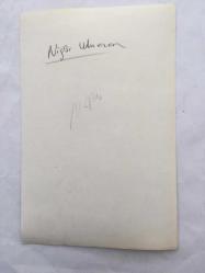 TÜRK SANAT MÜZİĞİ SANATÇISI NİGAR ULUERER'İN ORİJİNAL FOTOĞRAFI -18 x 12 cm EBADINDA - NİGAR ULUERER İSTANBUL BOĞAZI'NDA DENİZ KENARINDA POZ VERİRKEN ÇEKİLMİŞ BİR FOTOĞRAF