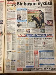 ŞOK GAZETESİ DOĞUM GÜNÜ HEDİYESİ - 4 EKİM 2004 - TAM TAKIM 12 SAYFADIR -Rüştü Reçber-Volkan Demirel-Cem Uzan-Deniz Baykal-Zeynep Özal-Asım Ekren-Serhat Akın-Fatma Şahin-Sümer Tilmaç-Veli Bilgiç-Ünsal Sunat-Hülya Avşar-Fikret Hakan-Hızır Durmuş-Hüsnü Kaya-Şennur Birsel-Erden Ergüden-Orhan Cabaş-Ayşe Korkmaz-Sabancı Ekrem-Yıldıray Baştürk-Hamit Altıntop-Hakan Şükür-Mustafa Erdem-Alex de Souza-Hooijdonk-Nobre-Vezirioğlu-Aydın İlerleyen-Best Model Fatma-Aslı Emel Arzu Fitre ve zekâtı memura verin-Ankara’da G-String kazası-Cem “Evet” dedi-Türk şoförlere özel koruma-Kiralık ünlüler-Sarışınlar kızmasın-Bir başarı öyküsü-Volkan patladı Rüştü çatladı-Han’cılar: 15 yolcular: 0-Şambabası çıktı-Fenerli Serhat’ı uslandıran güzel-Güzellik fuarına akın ettiler-Sümer Tilmaç’ın kopyası-Oyunculuğa dönüyor-Şaşkın intikamcı-Kefil cinayeti-Eşini satırla kesti-Rüşvete suçüstü-Kızının gözü önünde öldü-Beni bırakma amca-Dünyanın en ünlü dergilerine kapak olan Veronica çok özel pozlarıyla yarın SOK’ta Kara Duv