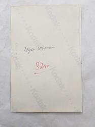 TÜRK SANAT MÜZİĞİ SANATÇISI NİGAR ULUERER'İN ORİJİNAL FOTOĞRAFI - 15 x 10 cm EBADINDA - NİGAR ULUERER ÇİÇEK DESENLİ ŞIK BLUZUYLA GÜLÜMSEYEREK POZ VERİRKEN ÇEKİLMİŞ BİR FOTOĞRAF (KODAK FİLM)