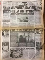 ŞOK GAZETESİ DOĞUM GÜNÜ HEDİYESİ - 10 TEMMUZ 2011 - TAM TAKIM 12 SAYFADIR -Özlem Tekin - Emre - Selen - Nora - Hugh Hefner - Davut Güloğlu - Mustafa Sandal - Şenol Özkaya - Sibel Bilir - Şener Şen - Cem Davran - Birol Güven - Sinan Engin - Aslı - Armağan Çağlayan - Ezgi Ergin - Doğan Duru - Eser Yenenler - Recep Akdağ - Macit Özcan - Fatma Sayın - Kaan Aksoy - Çılgınlık Tavana Vurdu - Erkekleri Gitarla Tavlıyor - Selen’ler Ölmesin - Tak Kondomun Hasını - Körlük Tarihe Karışıyor - Fener’in Rakibi Recep - Değişmeyen Moda Sergen - Sürgün Sana Vız Gelir Aslan’ım - Geceleri Bir Başka Alem - Seksi Biz İcat Ettik - Mustafa Sandal Şişme Balon - Erkek Arıyor - Bayan Vücuda Sapık Dadandı - Ne Sırıtıyorsun Arkadaş - Ölme Kocacığım - Haraç Hesaplaşması - Masum İnsanları Aşağılayarak Şöhreti Yakaladı - Sadece Arkadaşız - Çin Çin - Kadere Bak - Alt Tarafı Bir Karış - Yavrum Bu Ne Hal - Çizer: Arda Aladağ - Çizer: Bordo