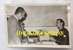 TÜRK SANAT MÜZİĞİ SANATÇISI NİGAR ULUERER'İN ORİJİNAL 6'LI FOTOĞRAF SETİ - 24 x 18 cm, 18 x 12 cm ve 12 x 10 cm EBADINDA 6 FARKLI FOTOĞRAF - NİGAR ULUERER KOCASINI ZİNA HALİNDE YAKALATTIRIRKEN BASKIN YAPILDIĞI ve KARAKOLDA İFADE VERİLDİĞİ ANLARDA ÇEKİLMİŞ 6 FARKLI FOTOĞRAF. 1 TEMMUZ 1972. ÖZEL ARŞİV