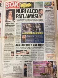 ŞOK GAZETESİ DOĞUM GÜNÜ HEDİYESİ - 7 MART 2008 - TAM TAKIM 12 SAYFADIR -Zeynep - Helin Avşar - Petek Dinçöz - Belen - Hande Subaşı - Özcan Deniz - Aslı Tandoğan - Kayahan - Ebru Akel - Acun Ilıcalı - Bülent Ersoy - Nuri Alço - Mustafa Altıntaş - Burcu Esmersoy - Şebnem Ferah - Tanrıverdi - Aslan - İhsan - Sıtkı Koçman - Yeşim Erçetin - Sıtkı Özgerim - Ziynet Sali - Ben Kocamı Yaktım O da Beni Bitirdi - Yeşil Kart Kaldırılıyor - Hepinizi Antalya’ya Bekliyorum - 1 Günde Tam 1 Milyon YTL’lik Forma Satıldı - Türkiye’de Garip Şeyler Oluyor - Aşk Bandı Türkiye’de - Kadın Çavuşun Boynuz Cinneti - Ferrari Limo Savaşı - Dikkat Patlayabilir - Genç Kızlar Dikkat Tuzağa Düşmeyin - Helin Evimi Gelip Görmeniz Lazım - Nuri Alço Patlaması - Ava Giderken Avlandı - Avrupa Yakası Şebnem’in Göğüslerini Sansürledi - Podiumda Kapkaç - Ekmek Çarpsın - Çin Çin - Kadere Bak - Alt Tarafı Bir Karış - Yavrum Bu Ne Hal - Çizer: Arda Aladağ - Çizer: Bordo