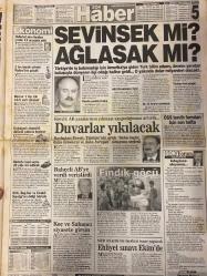ŞOK GAZETESİ DOĞUM GÜNÜ HEDİYESİ - 5 AĞUSTOS 2002 - TAM TAKIM 12 SAYFADIR -Ali Erdemir - Bill Gates - Rahşan Ecevit - Bülent Ecevit - Nihat Kahveci - Sadettin Saran - Lorant - Ceyhun - Gilberto Silva - Hakan Şükür - Nuno Gomes - Makaay - Fatih Terim - David Beckham - Ronaldo - İlhan - Lucescu - Effenberg - Pascal Nouma - Zaza Enden - Tarkan - Yıldız Tilbe - İlker İnanoğlu - Anna Kournikova - Jean Carper - Phyllis - Gururumuz Dr. Ali Bey - Elveda Kriz - Yine Rahşan Yine Gaf - Son Harekat - Silindir Kanarya - Cimbom’da Kriz - Fener Nihat’ı Alsın - Hep İyi Başlıyor - Lüzumsuz Bilgiler - Herkes Onu Gözetliyor - Ağırlık Ağır Geldi - Cinsiyete Göre Tokmak - Bekaret Demode - Anna Kortta Çirkinleşiyor - Eyvah Zaza Geldi - Tadını Kaçırdılar - Her Zaman Cici - Yollarda Doğuracak - Çin Çin - Kadere Bak - Alt Tarafı Bir Karış - Yavrum Bu Ne Hal - Çizer: Arda Aladağ - Çizer: Bordo