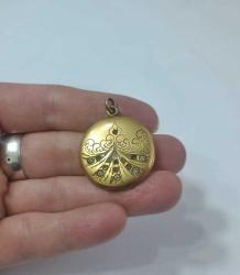 Antika  Victorian Altın Dolgu ( Gold Filled)  Şeffaf ve kırmızı Paste Taşlı  Locket Resimlik Kolye Ucu