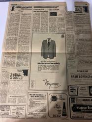 TERCÜMAN GAZETESİ - 3 KASIM 1977 - SADECE 2 SAYFADIR -Ziya-ül Hak-Kenan Akın-Tancan Baltalı-Bedreddin Arunbay-Nurettin Tezcan-Ahmet Kabaklı-Muzaffer Eriş-Rauf Tamer-Züleyha Munis-Nazlı Ilıcak-Kemal Ilıcak-Sadettin Çulcu MHP teşkilatı istediği yerde AP adayını destekleyecek-Tüketiciyi koruma tasarısı hazır-Ziya-ül Hak: “Bizim olan her şey Türkiye’nindir”-CHP’li 126 eski parlamenter “Dayanışma Derneği” kurdu-Dört şehirde beş yere patlayıcı madde atıldı-Günde 100 hastaya bakan bir doktor başarılı tedavi yapamaz-Tercüman yine hac yolunda ve mukaddes topraklarda-Sazak: “Kaçakçılığı önlemek için tırlarla transit sigara geçişi yasaklanacak”-Kleopatra’nın burnu-MHP teşkilatı serbest bırakıldı-Tatsız-Yurdumuzda 1977-1981 elektrik üretimi programı-Bunlar budur-3 sual 3 cevap-İntihar istikameti nedir?-Pop müziği merakında kim önde?-Gong: Denklem!-Acı kayıp: Raşit Börekçi öldü