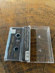 GRUP YORUM - KUCAKLAŞMA - KASET