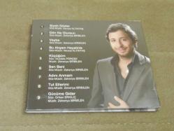 TUNA TANER - SİYAH GÖZLER  DÖNEM BASKISI MÜZİK CD SİDİR.