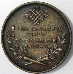 1978 TÜRK NÜMİSMATİK DERNEĞİ HARF DEVRİMİNİN 50. YILDÖNÜMÜ HATIRA BRONZ MADALYON