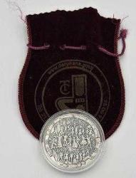 2001 23 NİSAN HATIRA PARASI BRONZ ÜZERİ OKSİDE GÜMÜŞ KAPLAMA (DARPHANE KADİFE KESESİNDE)