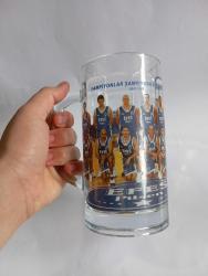 Efes Pilsen kulplu bira bardağı.0.7 lt 2002-3 döneme basketbol sampiyon takimi