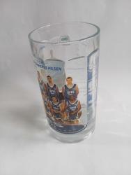 Efes Pilsen kulplu bira bardağı.0.7 lt 2002-3 döneme basketbol sampiyon takimi