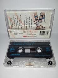 Kaset Cahit Berkay film müzikleri Volüm 1. Orijinal sorunsuz çalışıyor. Bodrum hakimi, Selvi boylum al yazmalım, Davaro, kırık Bir Aşk hikayesi, devlerin aşkı, Güler misin ağlar mısın, Dila hatun, Av herhangi bir kadın