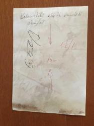 KIBRIS BARIŞ HAREKATI'NIN ORİJİNAL AJANS-BASIN FOTOĞRAFI - 21 x 15 cm EBADINDA - RUMLARIN LEFKOŞA'DAKİ İNGİLİZ KONSOLOSLUĞUNA YAPTIKLARI BASKINDAN BİR KARE, 20 OCAK 1975