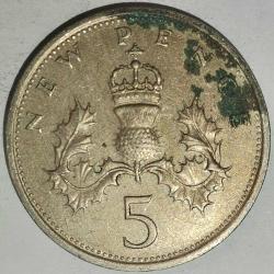 İNGİLTERE  1979    5  PENCE