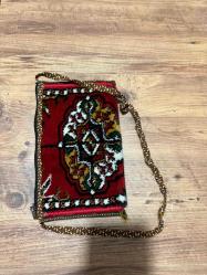 EL DOKUMASI KÜÇÜK HALI ÇANTA. KONDİSYON YÜKSEK KOLEKSİYONLUK NADİR 25 x 16 cm