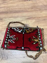 EL DOKUMASI KÜÇÜK HALI ÇANTA. KONDİSYON YÜKSEK KOLEKSİYONLUK NADİR 25 x 16 cm