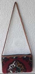 EL DOKUMASI KÜÇÜK HALI ÇANTA. KONDİSYON YÜKSEK KOLEKSİYONLUK NADİR 25 x 16 cm