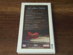 ERTUĞRUL ÖZKÖK - ARTA KALAN ZAMANDA (KENAN IŞIK'IN SESLENDİRMESİYLE)2 CD +KİTAPÇIKLI BOX SET .. DÖNEM BASKISI MÜZİK CD SİDİR.