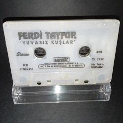 Kaset Ferdi Tayfur yuvasız kuşlar. Orijinal. 1987 Uzelli baskı. kartoneti yok. kaset baştan sona dinlendi sorunsuz çalışıyor.