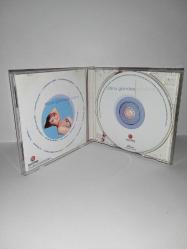 CD Ebru Gündeş şahane albümü orijinal 2003 baskı. Dinlemeyi etkilemeyen çizikler var. baştan sona sorunsuz çalışıyor koleksiyonluk