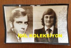 KIBRIS BARIŞ HAREKATI'NIN ORİJİNAL AJANS-BASIN FOTOĞRAFI (AÇIKLAMAYI OKUYUNUZ) - 20 x 12 cm EBADINDA - HAREKAT SÜRECİNDE KIBRIS'TA GÖREV YAPAN İNGİLİZ SAVAŞ MUHABİRİ CHRIS MORRIS ve SIMON DRINGE, 1974