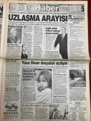 ŞOK GAZETESİ DOĞUM GÜNÜ HEDİYESİ - 20 EKİM 2003 - TAM TAKIM 12 SAYFADIR -Recep Tayyip Erdoğan-Hümeyni-Mustafa Sandal-Deirdre Krasner-Giovanni Tinto Brass-Douglas-Nurgül Yeşilçay-Özcan Deniz-Seda Sayan-Demet Şener-Tarkan-Sezen Aksu-Emre Altuğ-Sertab Erener-Hülya Avşar-Şükran Ovalı-Nebahat Çehre-Ahmet Necdet Sezer-Deniz Baykal-Hilmi Özkök-Hasan Parkan-Bülent Arınç-Vladimir Putin-Osama Bin Ladin-Gülsün Haberal-Göksel Eltyan-Tülay Emiral-Kemal Derviş-Hikmet Çetinkaya-Bülent Korkmaz-Hakan Şükür-Arif Erdem-Ümit Davala-Rüştü Reçber-Mustafa Sandal-Hümeyni-Erdoğan Uzlaşma Arayışı-Gecekonduya Kökten Çözüm-Iraklı Kadınlara Vibratör Hizmeti-Erotizmin Ustası-Onlar Daha Beter-Hısalat Çok Ama Beğenen Yok-Podyumlar Güzel Kadın Görsün-Bunlar Şeytan-Gerdeğe Girmeden Öldüler-Ağlatan Soğuk-Halktan Gizlemeyin-Yüce Divan Dosyaları Açılıyor-Şanlıurfa Siverek’te Nikahsız ve Kimliksiz Yaşam-Siilerden Bin Ladin’e Irak’ı Rahat Bırak-Fırçalı Yorum karikatürü.