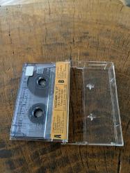 GRUP YORUM - HİÇ DURMADAN - KASET