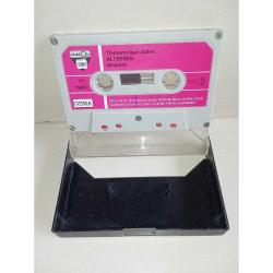 Kaset Ali Seven tövbemi geri aldım albümü. Orijinal. Türküola 1906 Alman baskı. kartoneti yok. baştan sona dinlendi sorunsuz çalışıyor.