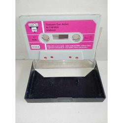 Kaset Ali Seven tövbemi geri aldım albümü. Orijinal. Türküola 1906 Alman baskı. kartoneti yok. baştan sona dinlendi sorunsuz çalışıyor.