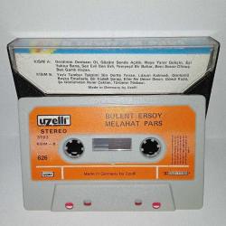 Kaset Bülent Ersoy ve besteleriyle Melahat Pars. Orijinal. Uzelli 626 Alman baskı. Sorunsuz çalışıyor. Tertemiz. NADİR koleksiyonluk