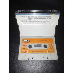 Kaset Serap Mutlu 3 Alman baskı albümü. Uzelli 433. Dönem Kağıt Baskı. Orijinal ve tertemiz. Koleksiyonluk.