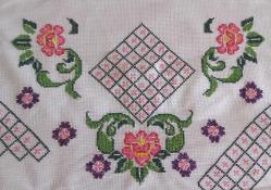 VİNTAGE EL YAPIMI KANAVİÇE YASTIK. KONDİSYON YÜKSEK KOLEKSİYONLUK.  ÖLÇÜ 36 X 56 CM