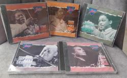 JAZZ MASTERS 5 ADET CD ALBÜM. 1-WHYNTON MARSALİS, 2-CHİCK COREA, 3-B.B. KİNG, 4-STEPHANE GRAPPELLİ, 5-STAN GETZ . DÖRT TANESİ SIFIR JELATİNLİ,  BİRİ İKİNCİ EL. KOLEKSİYONLUK ÇOK NADİR