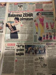 SAKLAMBAÇ GAZETESİ DOĞUM GÜNÜ HEDİYESİ - 2 EKİM 1990 - SADECE 4 SAYFADIR -Aytaç Arman-Nur Sürer-Hülya Koçyiğit-Tuncer Necmioğlu-Orhan Onal-Yakup Kamer-Ergun Konkar-Güzin Abla-Hülya Yiğitlal-Kenny Rogers-George Michael-Ferhan Gürpınar-Muzaffer Kushan-Pelin Batu-Nazmiye Tüzen-Elvan Alkan-Meral Okay-Feride Çiçekoğlu-Ayten Gökçer-Atıf Yılmaz-İşte yılın Türk filmi-Karılar Koğuşu-Sonbahar makyajı-Şu Au-Pair dedikleri-Kakaolu kek-Balayınız zehir olmasın-İpli jimnastikle güzelleşin-Amcanın kızı ile evlenmemen iyi olmuş-At’la gelen sağlık-Michael J. Fox’un dünü bugünü-Salome’un son dansı-Bestecilikte iddialı-Kitap gibi açılan koltuk-Hızlı kaykay-Oğlunu evlendirdi-George Michael’in İzmirli ikizi-Zeynep-Tak-Tak Naci-Aşk Fırtınası