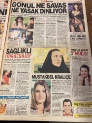 ŞOK GAZETESİ DOĞUM GÜNÜ HEDİYESİ - 3 KASIM 2003 - TAM TAKIM 12 SAYFADIR -Recep Tayyip Erdoğan-Demet Şener-Emre Altuğ-Oksan Bayazıt-Kaya Çilingiroğlu-Hülya Avşar-İbrahim Tatlıses-Tülin Şahin-Yeliz Yeşilmen-Şenay Akay-Doğan Deniz-Yeliz Yeşilmen-Hakan M.-Özgür K.-Mehmet Tanrıtanır-Letizia Ortiz Rocasolano-Prens Felipe-Dr. Şentürk Güngör-Mircea Lucescu-Sinan Engin-Sergen Yalçın-Gökdeniz Karadeniz-Ayhan Caner-Ahmet Arı-Gökhan Töre-Fatih Tekke-Bülent Korkmaz-Mehmet Yıldız-Tuncay Şanlı Yine de iyiyiz-Davulcu dehşeti-Büyük aşk bitti-Buğulama yapın-Türkiye kitap istiyorlar-Huzura giden gerçek yollar-Gönül ne savaş ne yasak dinliyor-Müslüman oldu-Müstakbel kraliçe-Sağlıklı ramazanlar-Genç kızlara taş çıkardı-Mutluluğun 7 yolu-Misafir baskını-Prag’ı imha planı-Gözler Olympiakos’ta-Revü kızlarıyla sabaha kadar-Siz karnınızda kaç yıllık hamilesiniz-Arkamda hiç kimse yok-Benden iyi bir homo olmaz-EMRE ALTUĞ POSTERİ - EMRE ALTUĞ KİMDİR