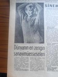 Şehir Gazetesi - 11 Şubat 1961 - sarışın bomba Marilyn Monroe'ya nazar mı değdi - Marilyn Monroe'nun cazip bir pozu fotoğraf - Michele Morgan neşesine kavuştu fotoğraf - İstanbul Belediyesi şehir tiyatroları Tepebaşı Tiyatrosu Bu melek satılık değil - yeni tiyatro iki efendinin uşağı - lütfen dokunmayın oyunu yazan Haldun Taner - hacıyatmaz oyunu yazan Cevat Fehmi Başkut - büyük çınar oyunu yazan Hüseyin Batuhan - zehirli aşk yazan Noran Lofts - sinema haberleri - Grace Kelly'nin hamile olduğu söyleniyor - Sophia Loren'in filmi mesele oldu - Billy Wilder senenin rejisörü seçildi - gurbet şarkısı yazan Ertan Nallayıcı yazı dizisi - burç falınız - İstanbul'da sinema ve tiyatro programı - İstanbul Ankara Radyosu programı - lüzumlu telefonlar - harp okulunu tenkil konusu - Türkiye askeri kuvvetlerinden 8. Topçu tümeni kumandanı Üsteğmen Şerafettin Rızan kurs öğretmenlerinden yüzbaşı J. H. Patterson'dan bir motor hakkında malumat alıyor fotoğraf - Fransa'nın 1960 sinema palmaresi hazır