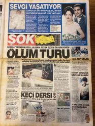 ŞOK GAZETESİ DOĞUM GÜNÜ HEDİYESİ - 4 AĞUSTOS 2002 - TAM TAKIM 12 SAYFADIR -Tansu Çiller-Aygün Çolaklı-Melek-Gülen-Yılmaz Erdoğan-Aziz Yıldırım-Fatih Terim-Nuno Gomes-Chiesa-Lorant-Julio Cesar-Samet Aybaba-Zdravkov-Pascal Nouma-Amaral-Muazzez Ersoy-Cem Yılmaz-Yeni Yılmaz-Kenan İmirzalıoğlu-Demet Akalın-Ayşe Hatun Önal-Nükhet Duru-Serdar Ortaç-Aylin Arasıl-Seçkin Piriler-İlhan Mansız-Sibel Can-Sulhi Aksüt-Gülben Ergen-Aylin Arasıl-Gamze Kanıkçıoğlu-Sebahat Kahraman-Buse-Kemal Hakan-Hasan Partan Vekiller durun işiniz daha bitmedi-Mucize tedavi-Dünyayı yine şaşırttık-Melek ve Gülen yüzü-Erken seçim Tansu Çiller’i aşka getirdi-Zorladı zorladı sonunda başardı-Kanarya ışıl ışıl-Yetki Terim’de-Bir tek taraftar-Akın akın geliyor-40’ından sonra azanı aşk paklar-Çarıklı trilyoner-Bağını koparan soyunuyor-Armut pis ağzıma düş-Sevgi yaşatıyor-Ölüm turu-Keçi dersi-Çok seçkinim-Sulhi bey karısını hayranlıkla izledi