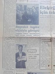 Ankara Telgraf Gazetesi - 13 Eylül 1954 - etiket mecburiyeti iyi bir şey olmuştur Ankara telgraf Başmakale - Celal Bayar yurda döndü fotoğraf - İngiliz elçisi ile görüştü - elektrikli trenler için teklif yapıldı - Belediye zabıta talimatnamesi ve maçlar - Galatasaray ve Ankara maçları fotoğraf - Hacettepe takımı fotoğraf - Uzakdoğu'da Çetin savaşlar oluyor - beşiktaş İzmirspor karşısında galip - sihirbazlık hokkabazlık sanatını öğretiyorum yazan Ahmet Nuri Çağıran yazı dizisi - fotoğraf modelciliğinden televizyon yıldızlığını ateşli Jeanud Carmen - evlilik ve dejenere kadın tipi yazan Şahap Gensoy - diş tabibi Sait Kut - Türkiye İş Bankası - bir ölümün sırrı yazan Jacgues Decrest yazı dizisi - Ankara radyo programı - yayla kızı yazan Aka Gündüz Yazı Dizisi - cemiyet hayatı - Rapid'in eski beki Meckele göre Ruslar çok seri futbol oynuyorlar - Jeep - Galatasaray Çetin bir karşılaşmadan sonra hacettepe'yi 2 1 yenebildi - Fenerbahçe 3 Havagücü 1 fotoğraf -  Ercüment Kahyaoğlu