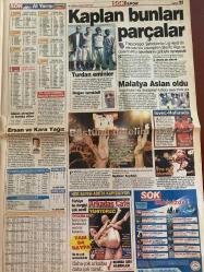 ŞOK GAZETESİ DOĞUM GÜNÜ HEDİYESİ - 26 HAZİRAN 2004 - TAM TAKIM 12 SAYFADIR -Necati Şaşmaz-Polat Alemdar-Hamit Altıntop-Aziz Yıldırım-Pierre Van Hooijdonk-Sergen Yalçın-Serdar Bilgili-Victoria Beckham-Monica Bellucci-Brad Pitt-Ece Gürsel-Burak Kılçık-Fatih Sigorta-Savaş Ay-İbo-Şenol Güneş-Muhammer Güler-Celalettin Cerrah-Bush-Kadiriler-Tarikat şeyhi-Ömer Lütfi Mete-Cüppeli-Hamit Altıntop-Kürşat-Demirören-Del Bosque-Gallardo-Mondragon-Cansın-Victoria-Turdan eminler-Doğan temkinli-Tarikat vadisi-Vadide skandal-Tarikat vadisi-Kurtlar Vadisi-Şehvet gemisi-Tinerciler öldürdü organları yaşatacak-Öğretmenim babam benim-Darbe üstüne darbe-Bush için özel silah-Aşkın kuluyum-Ölmek istemeyen bu haberi okusun-Fener’de son bomba Hamit-Kimler uçağı kimiler de keçileri kaçırdı-Eski sistem dönüyor-Araba çekilişine büyük ilgi-Euro dizele yedirim zam-Psikolojikmiş-100 trilyon harcadı-Monica zam yaptı-Victoria’nın uğuru tutmadı-Ojeli Brad Pitt-Büstünü dikeliğin-Kaplan bunları parçalar-Malatya Aslan oldu-S