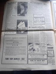 Bayram Gazetesi - 25 Mayıs 1955 - Kredi müessesesi yazan Selim Ragıp Emeç Başmakale - personel kanunun tetkiki tamamlanıyor - Şeker Bayramı bugün sona eriyor - Gülhane parkı'nda dönme dolaplarda insanlar fotoğraf - Kazablanka sokaklarında devriye gezen Fransız askerleri fotoğraf - Ann Bleyth yeni bir filmde rol aldı fotoğraf - Suna Soley cumartesi akşamı taç giyiyor fotoğraf - Celal Bayar'ın Lübnan seyahati - hilton'da boş oda kalmadı - İstanbul'un altında 2600 senelik bir şehir var Yazan Metin Ergin - büyük Meksika filmi Maça beyi Saray sinemasında - 1955 Tipi Leydi Macbeth fotoğraf - numunelik Migros arabası Bahar bayramında kullanılacak - Martine Carol Lüks tuvalet sabunu kullanıyor - Royal çikolata ve şekerleme fabrikası - İngiliz seçimlerinde muhafazakarlar şanslı - Kırkpınar güreşi fotoğraf - rakı şişesi ile meçhul sevgiliye mektup - 9. Avrupa basketbol Şampiyonası - İngiliz başvekili Sir Eden İşçi Partisi lideri ile hasbihalde fotoğraf - Siyam'da 104 Kızıl ajan Tevkif edildi