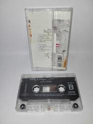 Kaset Hülya Avşar 2002 Aşıklar Delidir. albümü. Orijinal sorunsuz çalışıyor koleksiyonluk