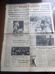Yeni Sabah Gazetesi - 13 Kasım 1953 - hududu olmayan saygısızlık Başmakale - Esat Mahmut Karakurt büyük heyecanla beklenilen yazılarına yarından sonra başlıyor - Esat Mahmut Karakurt kopenhag'da bir caddede iki genç kızla görüşürken fotoğraf - Eisenhower'in Celal Bayar'a mesajı - güreşte isveç'e dün 5 3 mağlup olduk - Osman Kambur Anderberg mücadelesi fotoğraf - İtalya başvekili Pella Ankara'da - tabip odaları Kongresi dün başladı - TMTF genel idare kurulu Dün toplandı - Şap hastalığı Kongresi - Hitler'in kızkardeşinin itirafları - tiyatro bahisleri Synge Ve Ötesi yazan Sabri Esat Siyavuşgil - karikatür panoraması - kanada'daki uranyum madenleri - Köhler dikiş makineleri - teknik üniversite kürsülerinde dersler vermek üzere İstanbul'a gelen 2 profesör Kempf ve Horn karşılanırken Fotoğrafı - Romanya'da bütün camiler kapatılıyor - Emekli General Tahsin Yazıcının evindeki hırsızlık - müstehcen resimler davası - Avrupa'da Amerikan Kuvvetleri - kur'an-ı Kerim almancaya çevriliyor - Bahailer